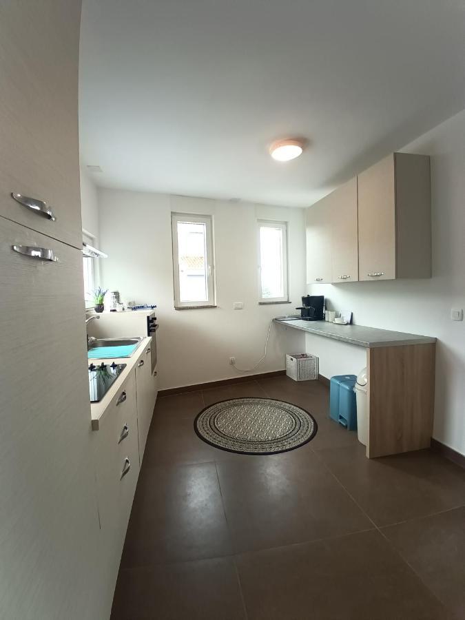 Searenity Pool Suite - Seafront Krmpote-Vodice Esterno foto