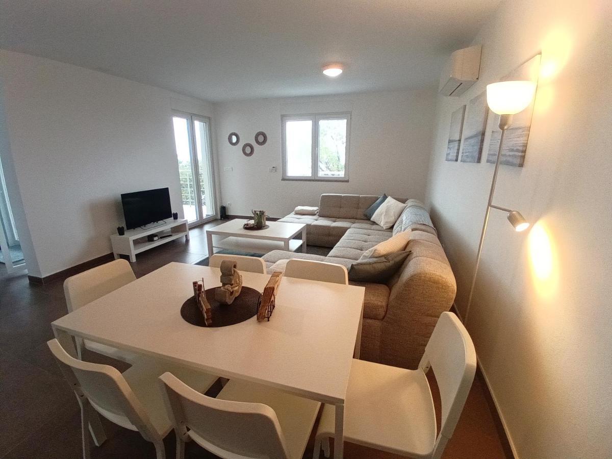 Searenity Pool Suite - Seafront Krmpote-Vodice Esterno foto
